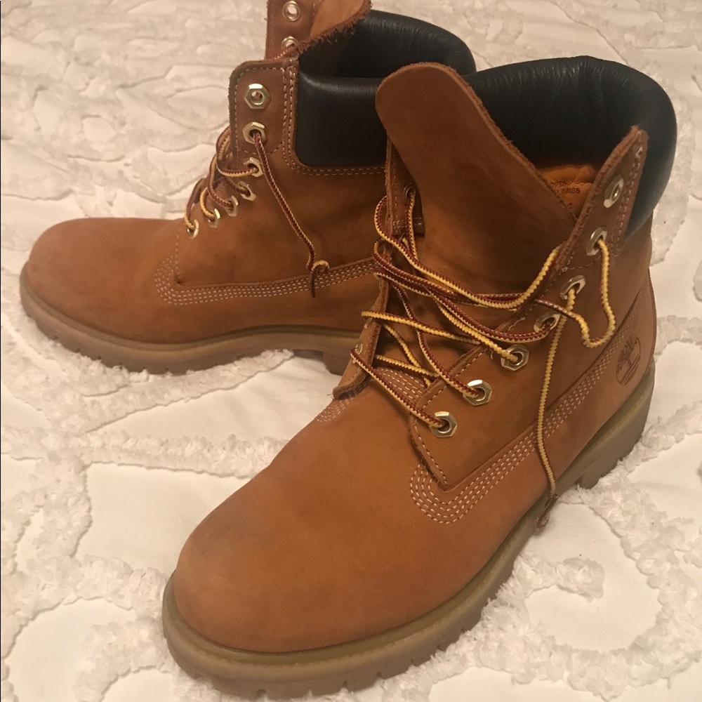 Waterproof brand new classic timberlands